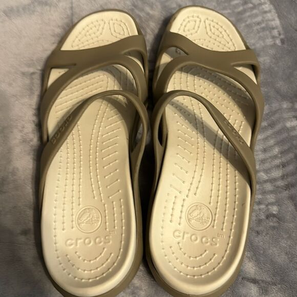 Women’s Crocs Sandals.      NWOT - Picture 5 of 9